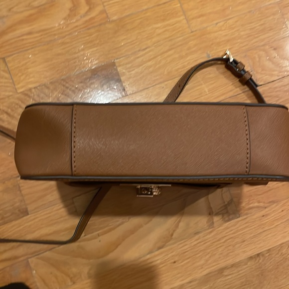 Michael Kors Hamilton Traveler messenger bag - Picture 12 of 16